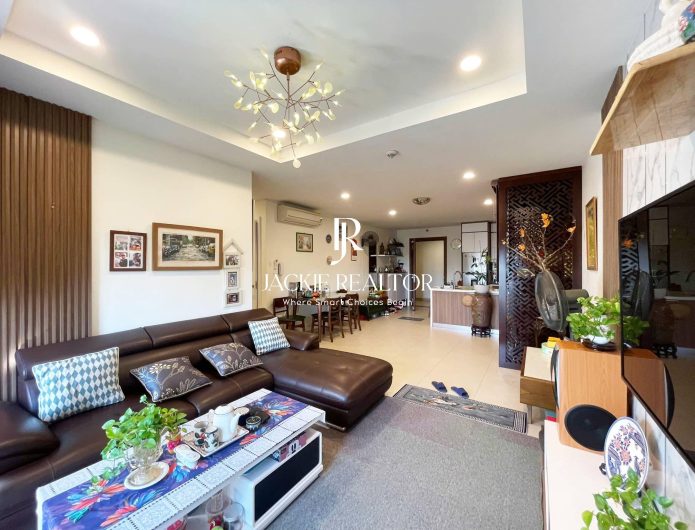 Modern 2-bedroom apartment at Novo building, Kosmo Tay Ho for rent (1)