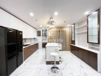 Modern 2-bedroom apartment at S4 building, Sunshine City (4)