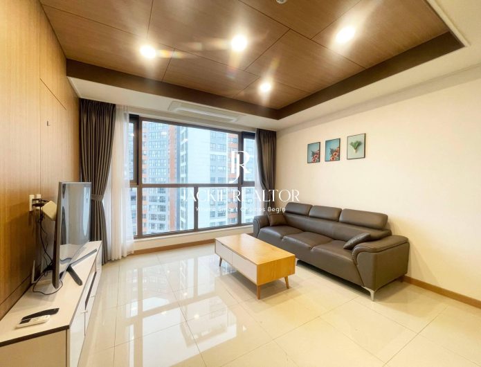 Modern 2-bedroom apartment at Starlake for rent (1)