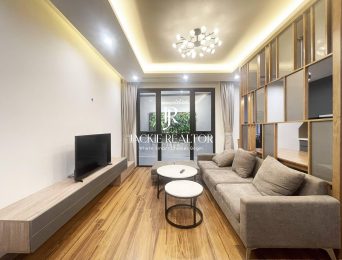 Modern 2-bedroom serviced apartment for rent on Tu Hoa Street (2)