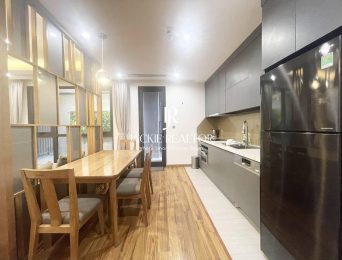 Modern 2-bedroom serviced apartment for rent on Tu Hoa Street (5)