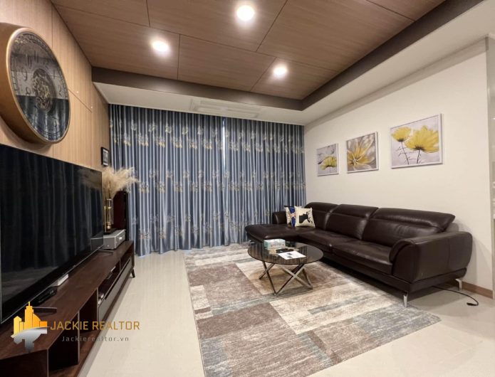 Modern 2BRs apartment near the Korean Embassy for rent (1)