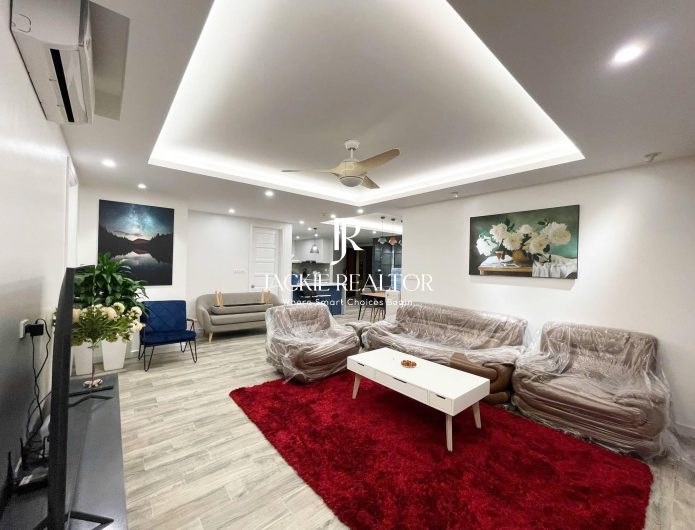 Modern 3-bedroom apartment at E5 Ciputra for rent (1)