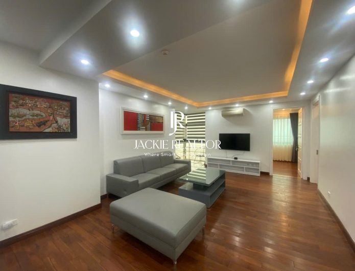 Modern 3-bedroom apartment for rent at E4 Ciputra (1)