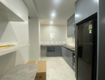 Modern 3-bedroom apartment for rent at E4 Ciputra (4)