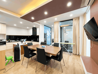 Modern 3-bedroom townhouse in Vinhomes Riverside Anh Dao for rent (4)