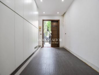 Modern 4-bedroom unfurnished house at Ciputra for rent (5)