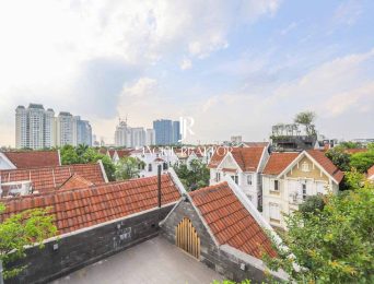 Modern 4-bedroom villa for rent at T6 Ciputra (37)