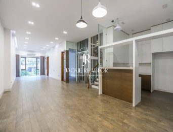 Modern 4-bedroom villa for rent at T6 Ciputra (5)