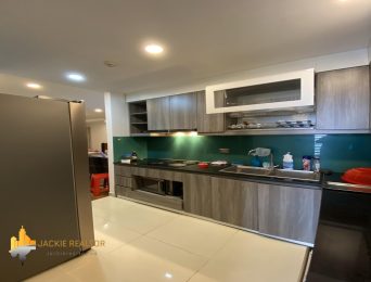 Modern apartment for rent in R2, Goldmark City 136 Ho Tung Mau Street! (2)