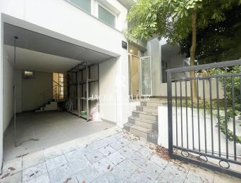 Modern-style 4-bedroom house at Ciputra for rent (2)
