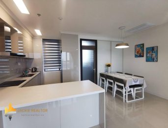 Modernly furnished 3BRs apartment at Starlake for rent (5)