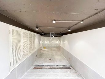 Neo-classical 4BHK villa in Ciputra for rent (2)