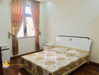 Neoclassical villa for rent in Vinhomes Riverside Nguyet Que (4)
