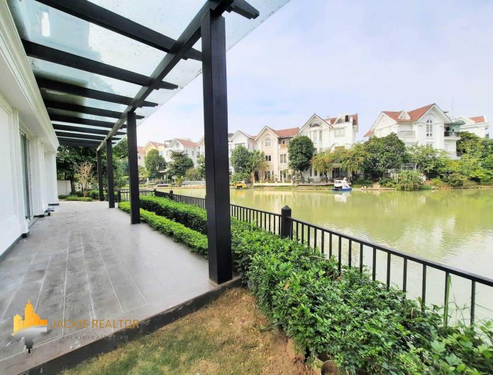 New 4BRs detached villa for rent in Vinhomes Riverside Long Bien (1)