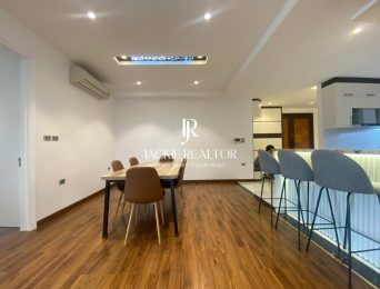 New & Spacious 153-SQM apartment at E4 Ciputra for rent (3)