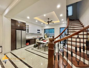 New adjacent house for rent at Vinhomes Riverside The Harmony (4)