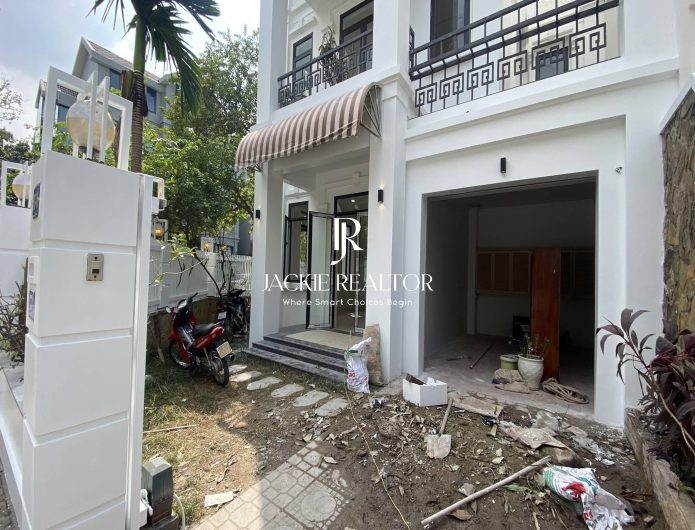 New big 4BDs garden villa in T Ciputra for rent (1)