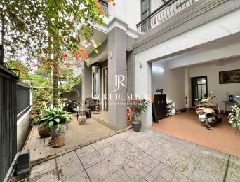 Newish 5-bedroom villa for rent at T8 Ciputra (2)