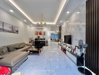 Newish 5-bedroom villa for rent at T8 Ciputra (3)