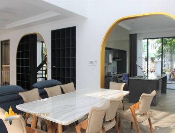 Newish detached villa for for rent in Vinhomes Riverside, Long Bien (4)