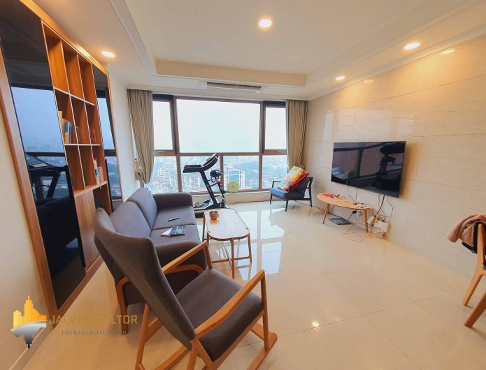 Nice 3-bedroom flat for rent in Starlake apartment (1)