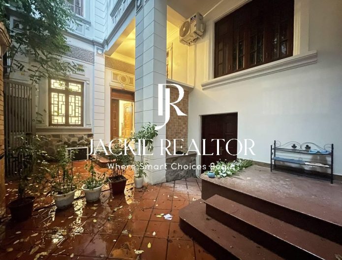 Nice 5-bedroom house in To Ngoc Van Street, Westlake for rent (1)