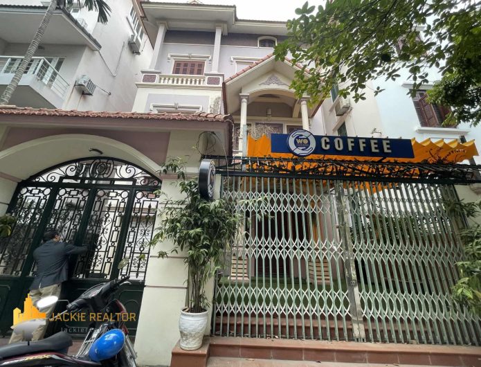 Nice 5-bedroom villa to rent in Tay Ho for unfurnished (1)