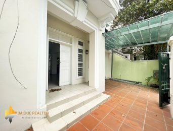 Nice UNIS-facing villa for rent in D Ciputra (2)