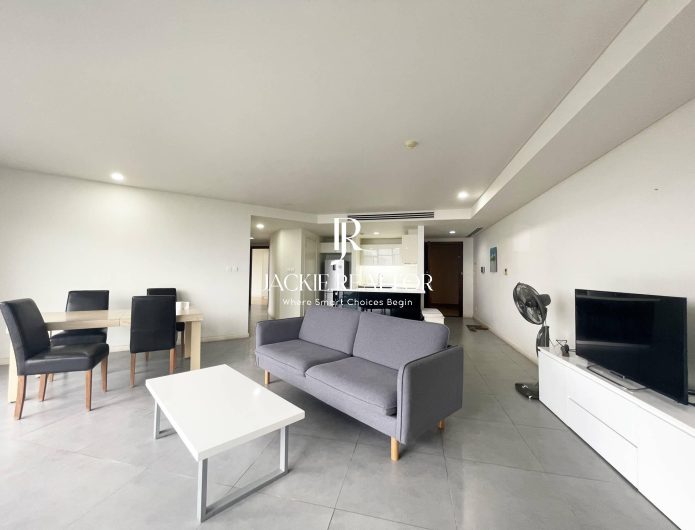 Nice lake-view 3BRs apartment in Watermark for rent (1)