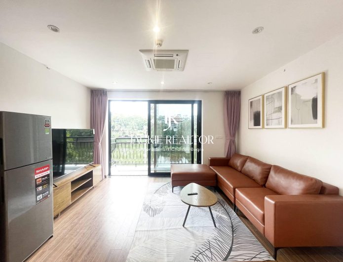 Nice lakeview 1BR apartment in Tu Hoa for rent (1)