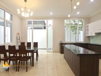 Nice semi-detached house for rent in Ciputra Tay Ho (2)