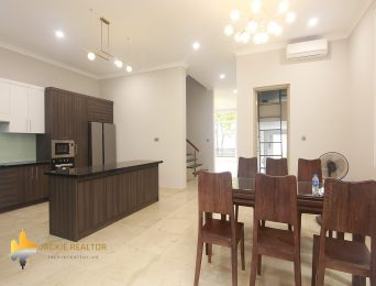 Nice semi-detached house for rent in Ciputra Tay Ho (3)