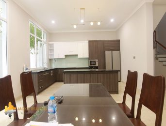 Nice semi-detached house for rent in Ciputra Tay Ho (5)
