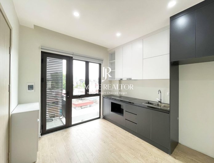 Nice studio in Thuy Khue, Ba Dinh for rent (1)