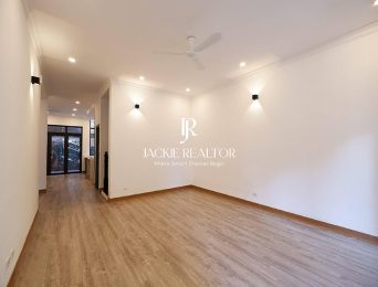 Nice unfurnished 4-bedroom villa in Ciputra for rent (2)