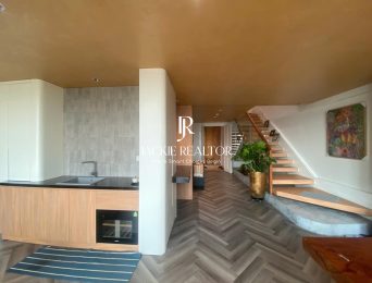 Nicely renovated 4BHK penthouse for rent at P2 Ciputra (5)