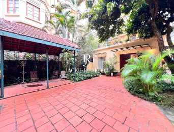 Old French-style pool villa for rent at alley No. 52 To Ngoc Van, Tay Ho, Hanoi (5)