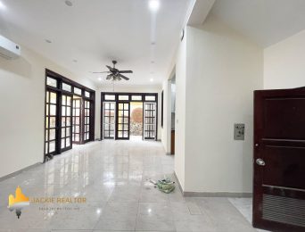 Old French-style villa to rent in D block, Ciputra Hanoi (4)