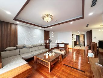 Old-style furnished apartment at D' Le Roi Soleil for rent (3)