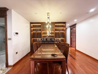 Old-style furnished apartment at D' Le Roi Soleil for rent (4)