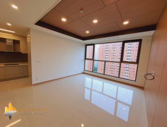 Only 800USD to rent a big 2 bedroom apartment at Starlake (3)