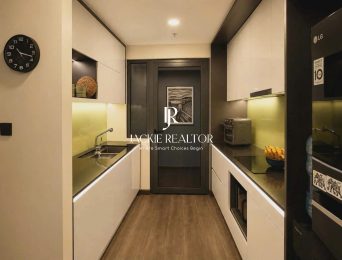 Opulent 3-bedroom apartment in N01T7 Ngoai Giao Doan for rent (3)