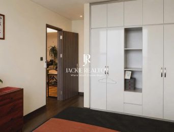 Opulent 3-bedroom apartment in N01T7 Ngoai Giao Doan for rent (5)