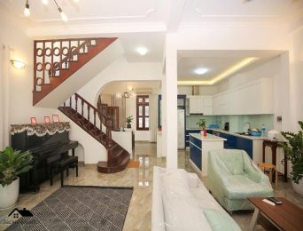 Outstanding house for rent in Xuan Dieu Street, Quang An Ward, Tay Ho West Lake area, Hanoi (2)