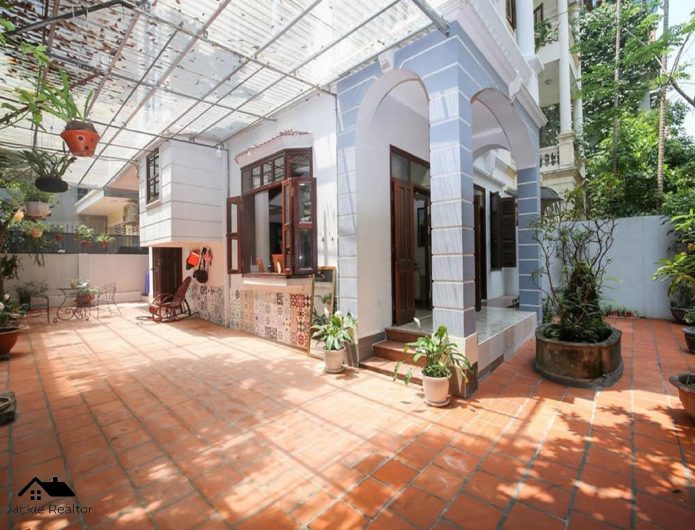 Outstanding house for rent in Xuan Dieu Street, Quang An Ward, Tay Ho West Lake area, Hanoi (8)