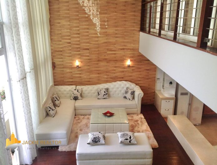 Penthouse apartment overlooking the golf course for rent in P2 Ciputra (1)