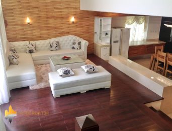 Penthouse apartment overlooking the golf course for rent in P2 Ciputra (2)