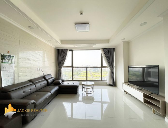 Pretty 3-bedroom apartment in 901B Starlake for rent (1)