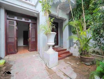 Pretty villa without furniture for rent in Ciputra (2)